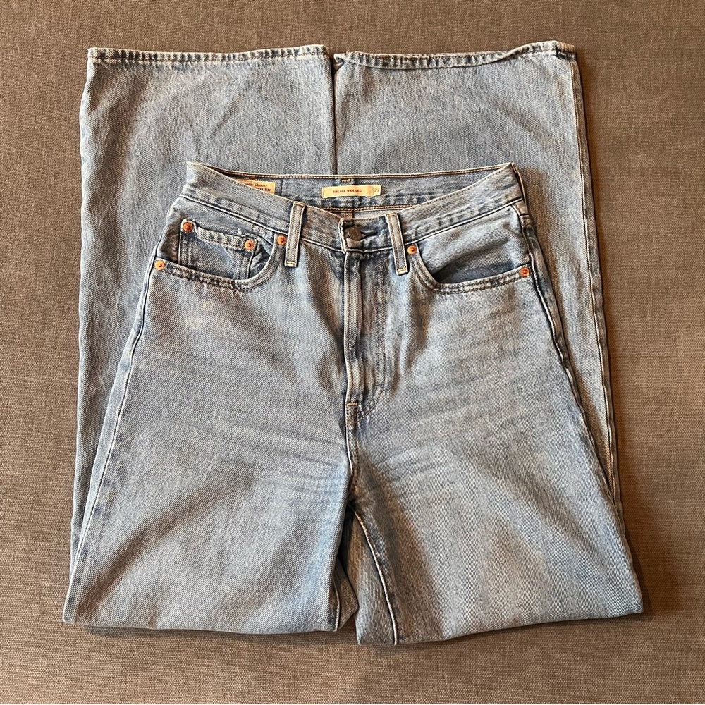 Levi’s Ribcage Wide Leg Jeans Medium Wash 27